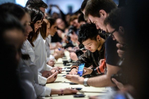 مونز استریم: بررسی نزدیک گلکسی اس 6 (Galaxy S6) بعد از معرفی در MWC 2015